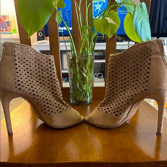 Forever 21 | Women’s Taupe Peep-Toe Ankle Boots Size 6.5 - Picture 3 of 9